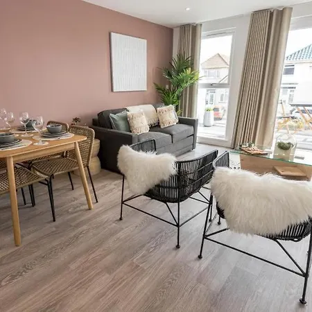 Bournecoast - Stylish Flat With Balcony - Sea Glimpses - 10 Min Walk To Beach - Parking - Wifi - Fm8405 Bournemouth Exterior foto