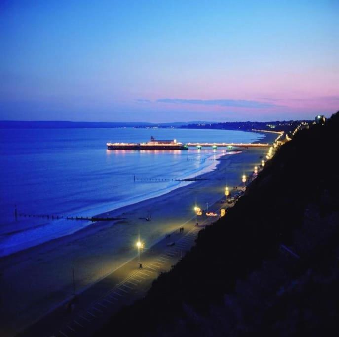Apartment Bournecoast - Stylish Flat With Balcony - Sea Glimpses - 10 Min Walk To - Parking - Wifi - Fm8405