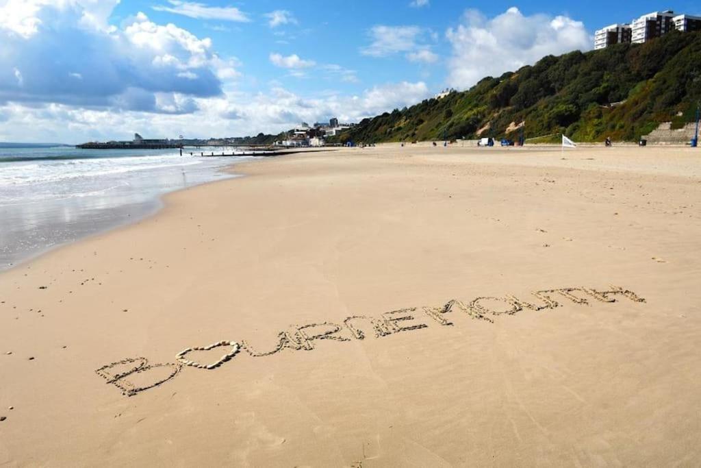 Apartment Bournecoast - Stylish Flat With Balcony - Sea Glimpses - 10 Min Walk To - Parking - Wifi - Fm8405 Bournemouth
