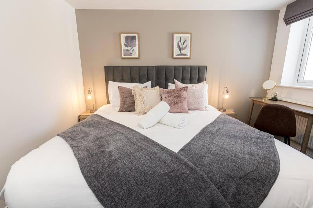 Apartment Bournecoast - Stylish Flat With Balcony - Sea Glimpses - 10 Min Walk To - Parking - Wifi - Fm8405 Bournemouth